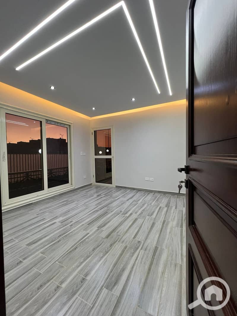 6 9635ffee-ad89-44d9-b77b-c060d3f7b524. jpeg