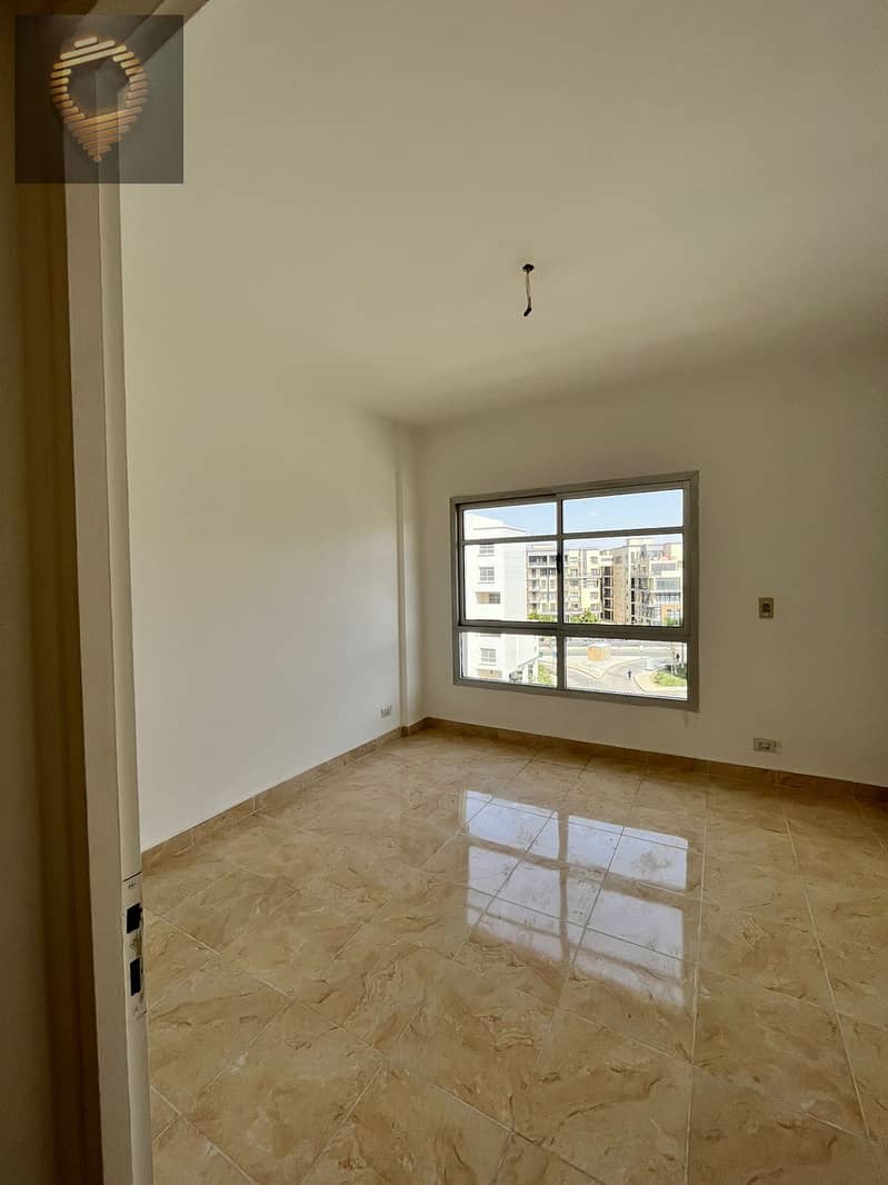 8 WhatsApp Image 2025-10-07 at 19.04. 37_bcb45b43. jpg