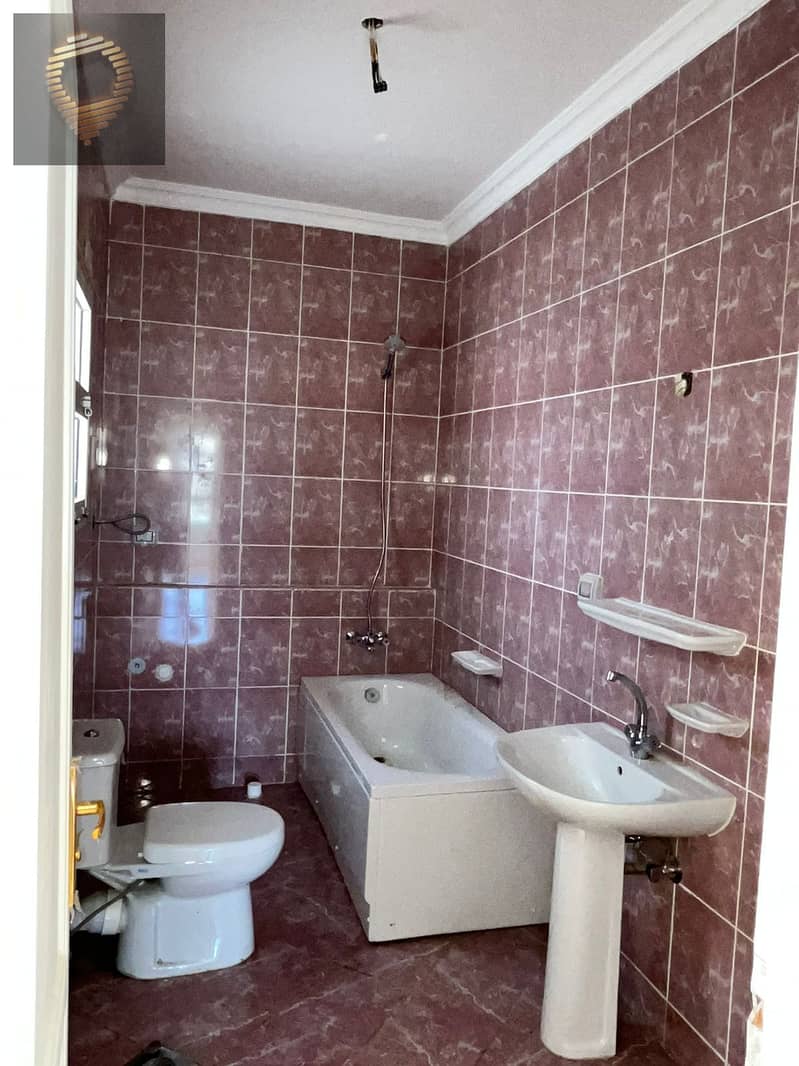 10 WhatsApp Image 2025-10-07 at 19.04. 37_b993c46b. jpg