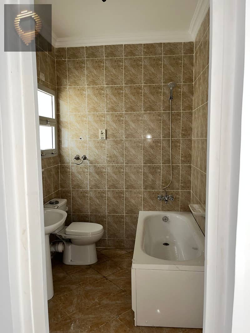 11 WhatsApp Image 2025-10-07 at 19.04. 43_1cfa49e4. jpg