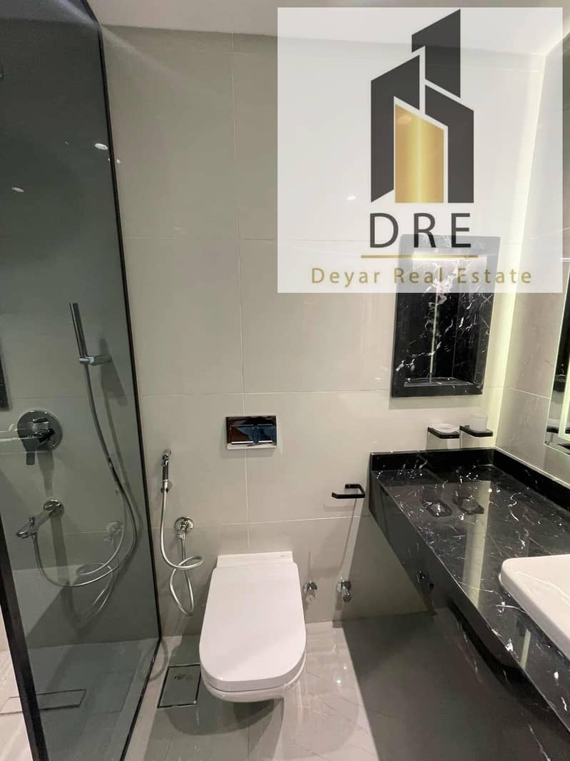 22 f1daee1a-12a9-44f6-a3e0-98d5b6dc9f0d. jpg