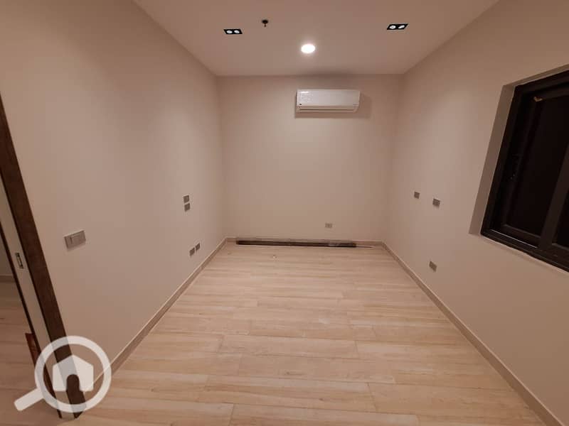 5 WhatsApp Image 2025-09-16 at 13.06. 32 (4). jpeg