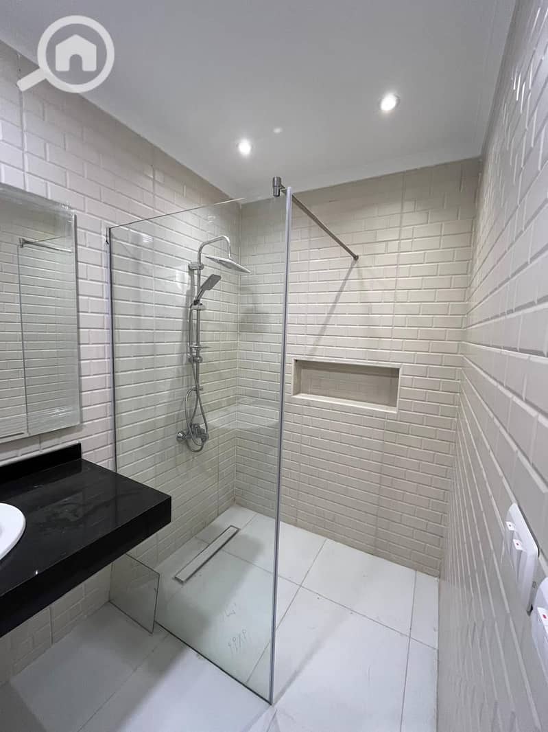 8 WhatsApp Image 2025-10-14 at 15.05. 41_fd9f2a83. jpg