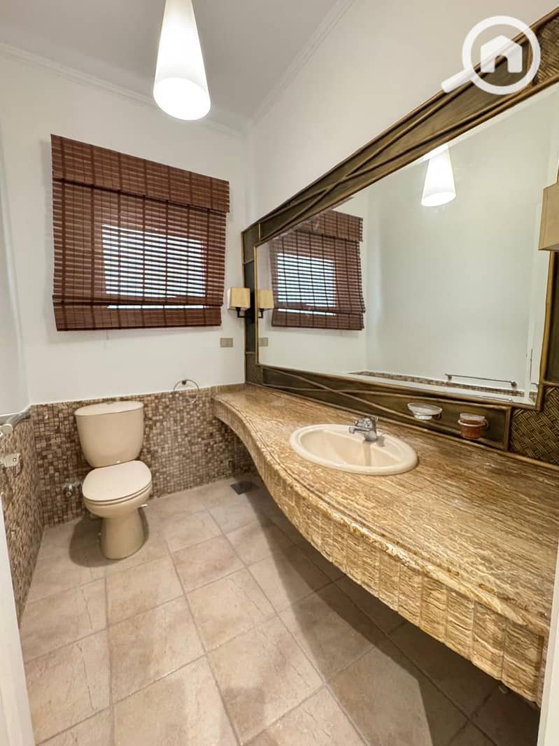 6 WhatsApp Image 2025-10-25 at 13.35. 32_55ca4f8f. jpg