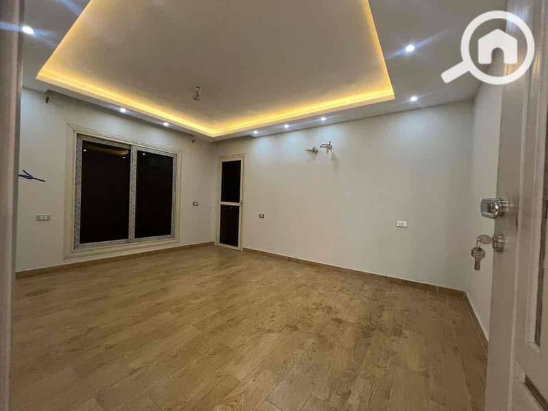 2 347bc64d-0ba1-4388-9768-f6032838f619. jpg