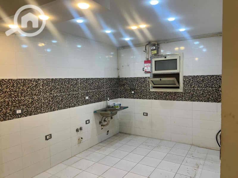 8 37afb255-1937-425a-8889-faeffc38942a. jpg