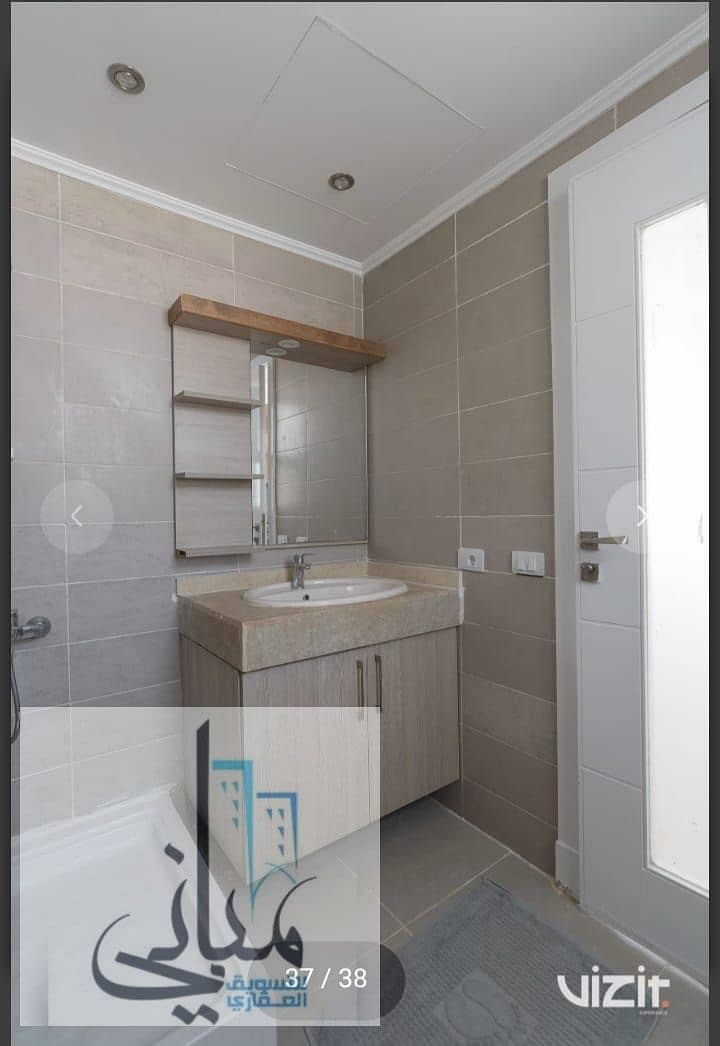 9 4aafbbe7-80a7-4a20-9403-a5fcb631dc3a. jpeg