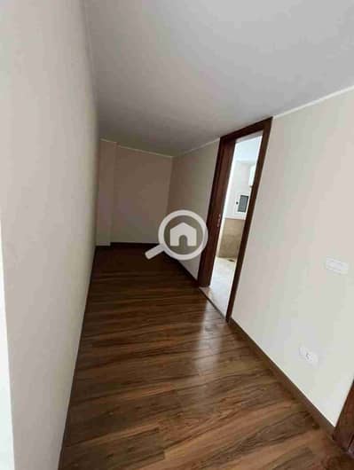 شقة 4 غرف نوم للبيع في الشيخ زايد، الجيزة - IMG-20251025-WA0180. jpg