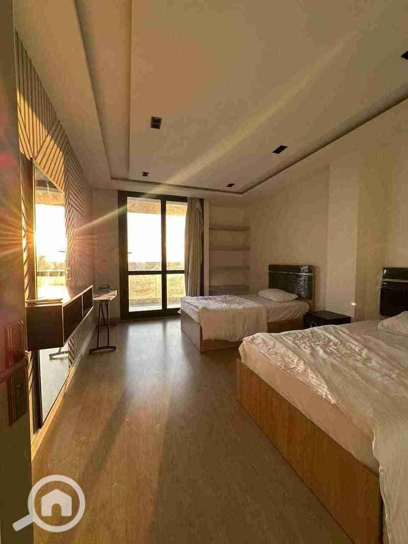 4 FB_IMG_1761394244386. jpg