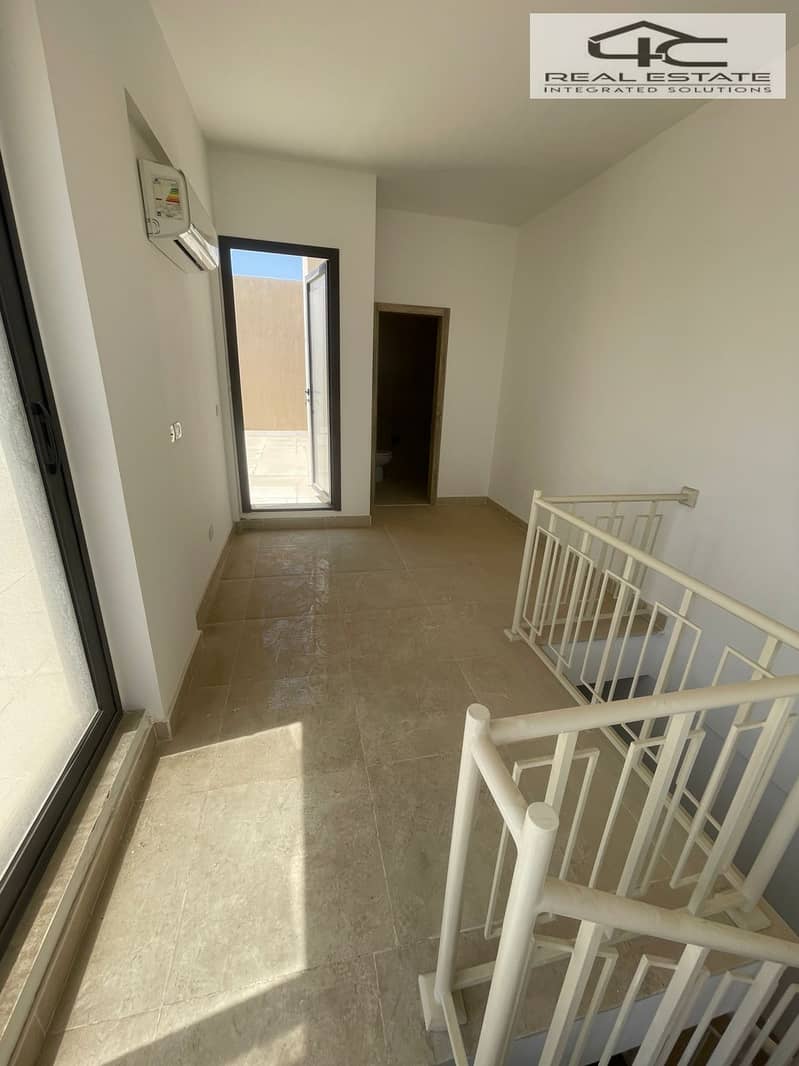 4 WhatsApp Image 2025-10-22 at 17.18. 56. jpeg