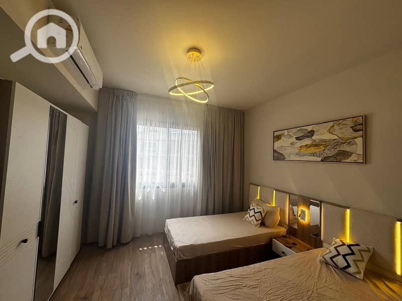 5 6c8820bf-3fb8-4c7e-9553-a6ccb2e04c05. jpg