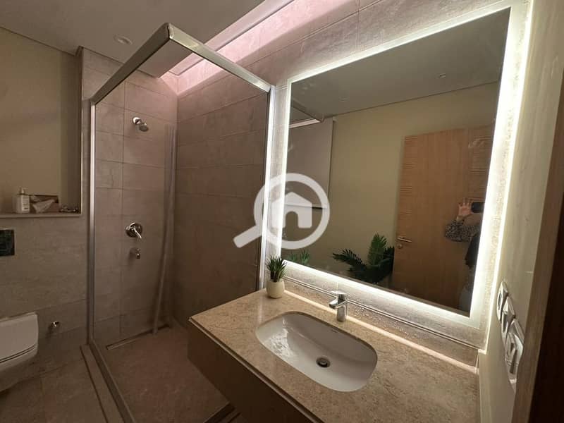 8 5169dcce-14d7-4963-9500-296049d7b2c2. jpg