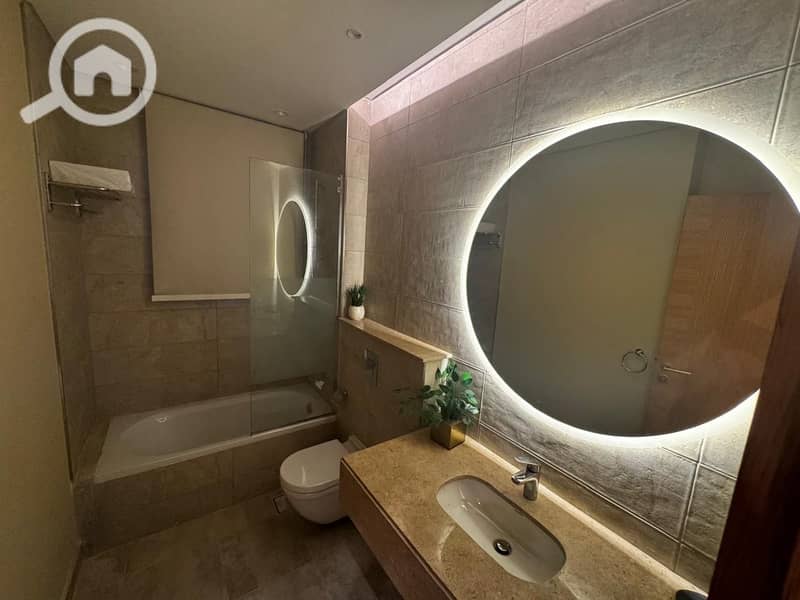 10 a6bf6ff2-e3e3-4e64-bd8b-282c5c41c9bf. jpg