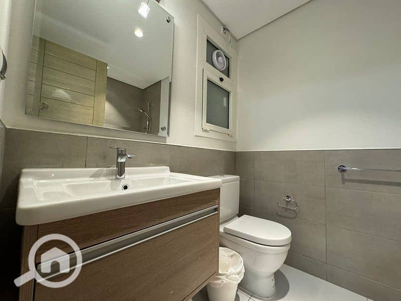 5 5693a9b9-5d17-4869-b851-565fce20d03c. jfif. jpg