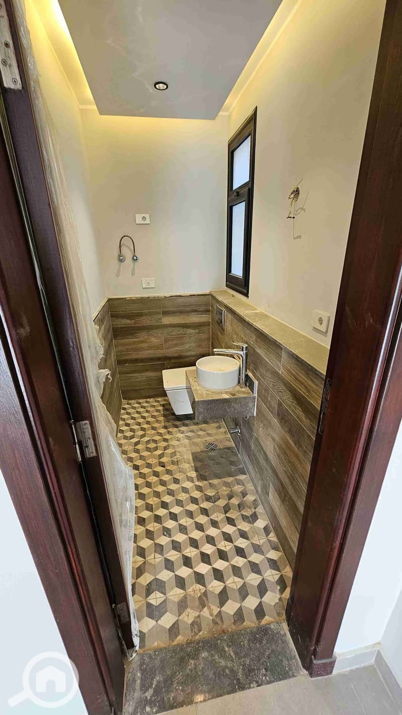 8 20251002_172748. jpg