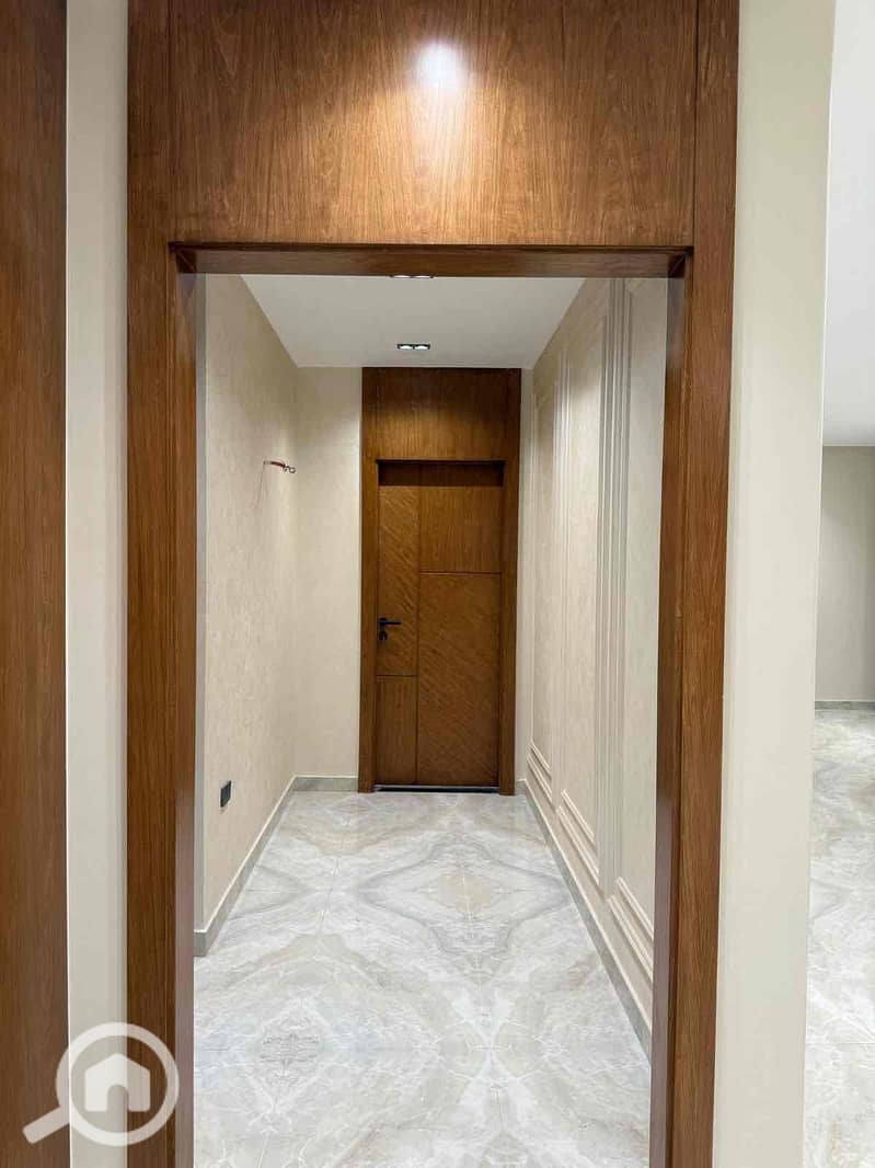 2 1d8f1366-57e6-436b-acc8-e50484cd65c0. jpg