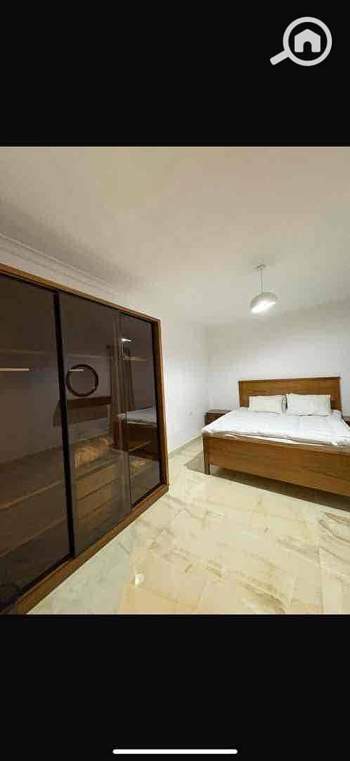 7 8e03bae7-4e0a-4e05-a472-6b4ac856f990. jpg