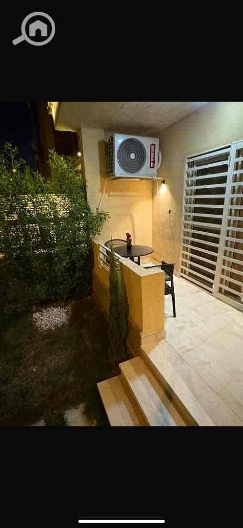 12 a1641a00-be9d-4ec0-a2f8-7467fa829d9b. jpg