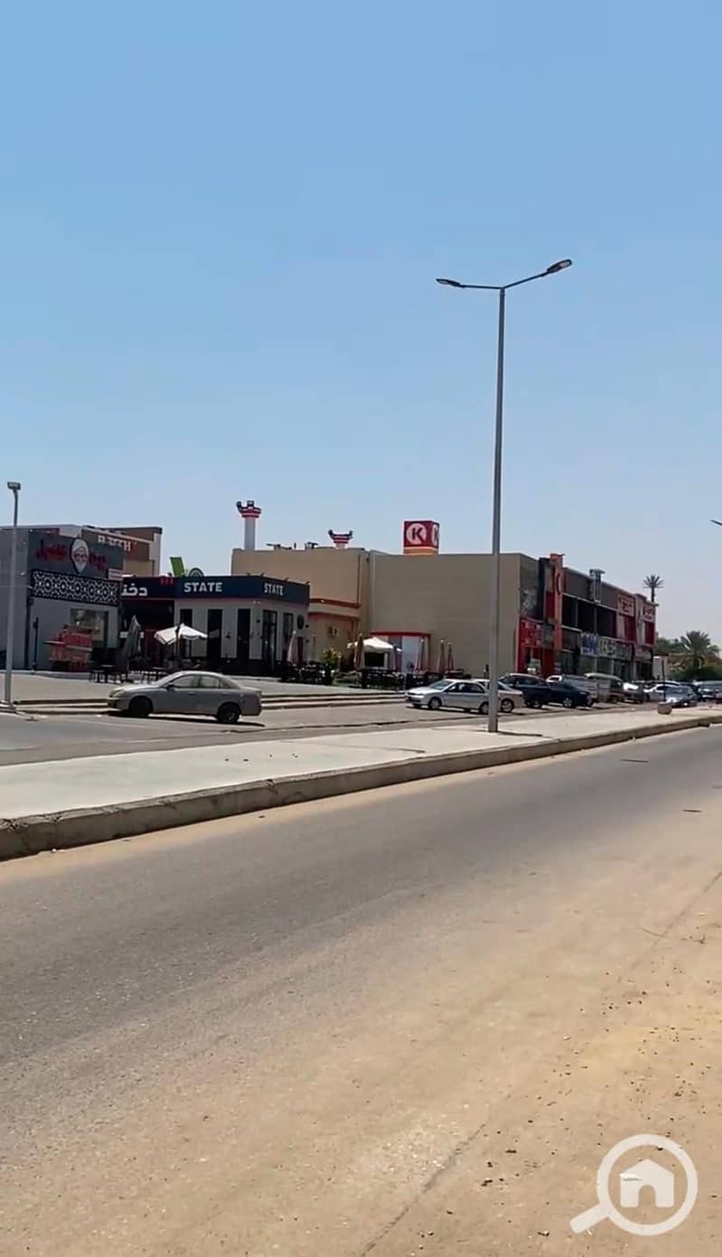 3 fef640fa-9abc-45ef-8b07-f71e52c8b8e6. jpg