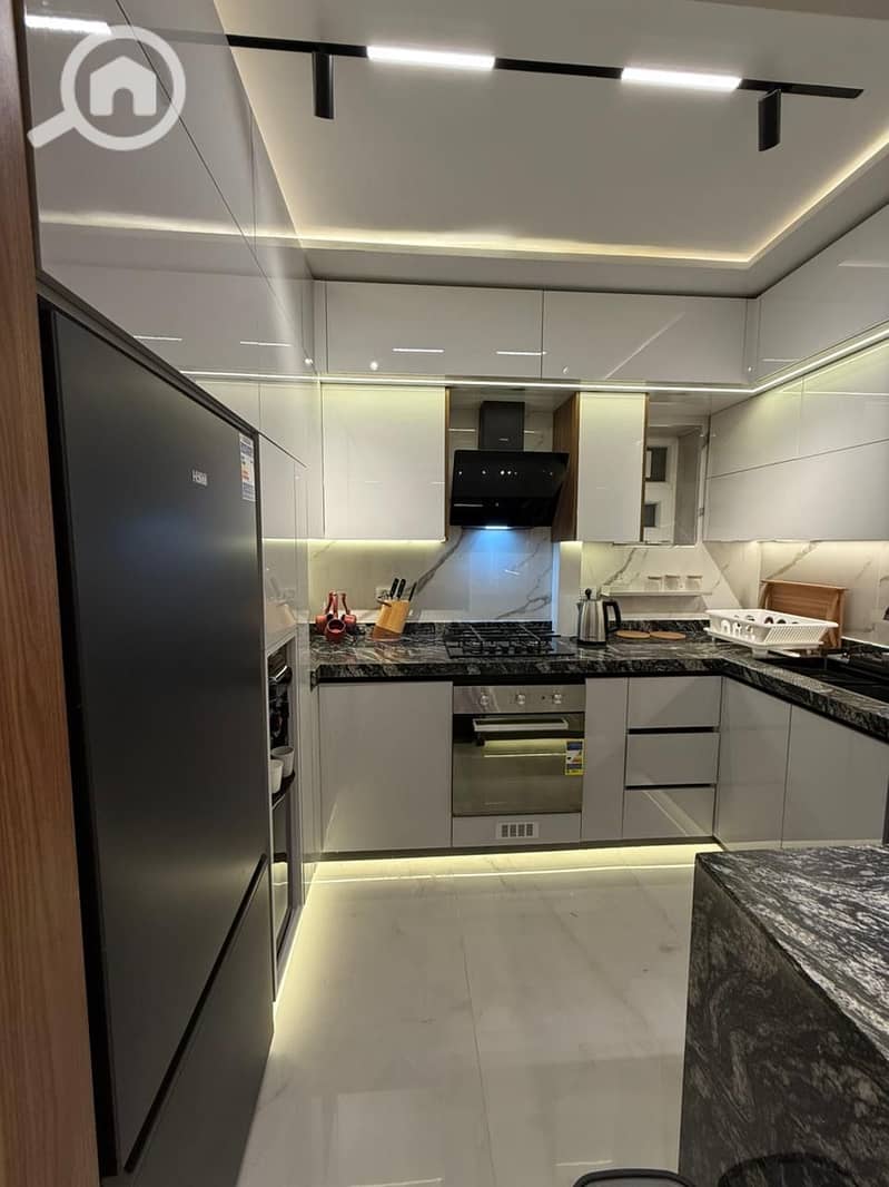 10 4f1a2089-c361-453a-b938-505747978a90. jpeg