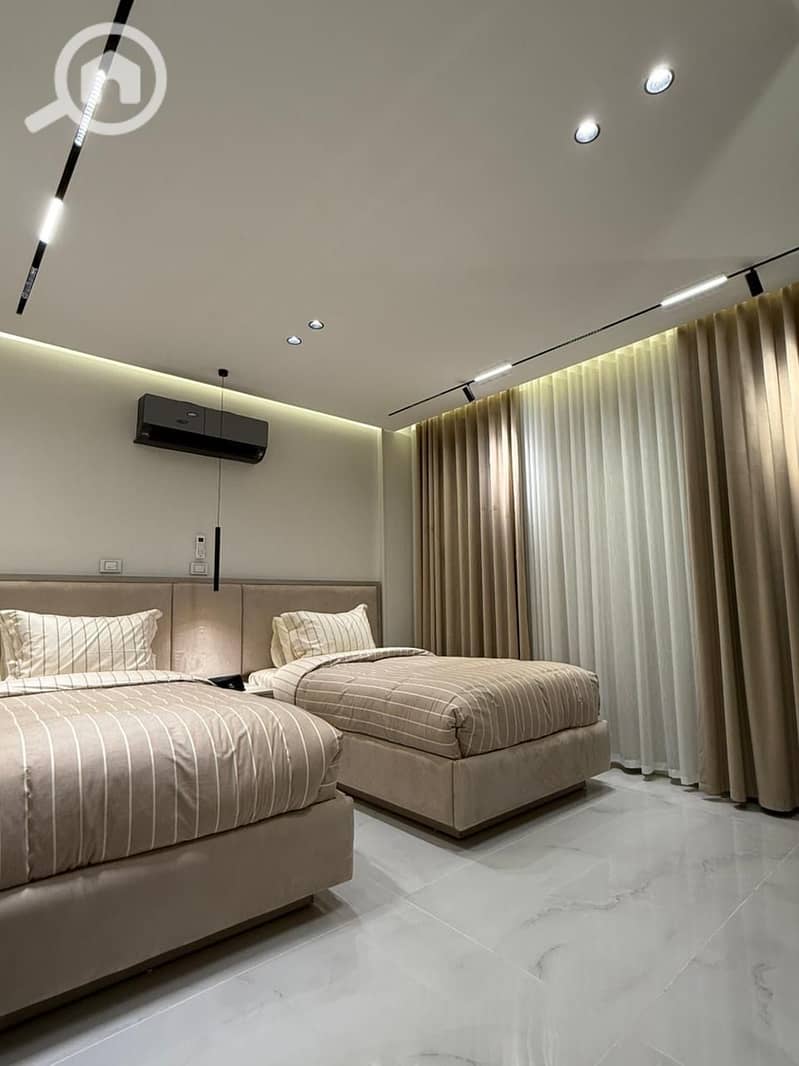 15 db5e83f7-36e4-4bb6-b8f9-c03a64fa8252. jpeg