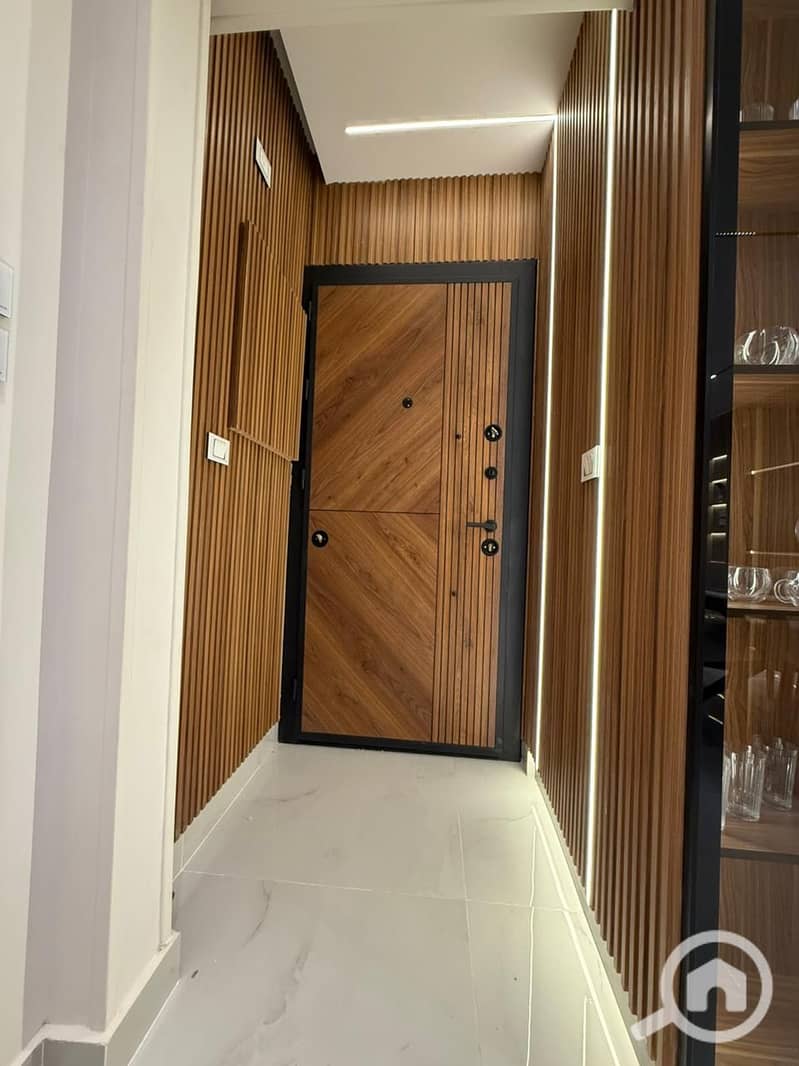 22 b2547077-e2d7-49ee-b2e9-13c72ffc989b. jpeg