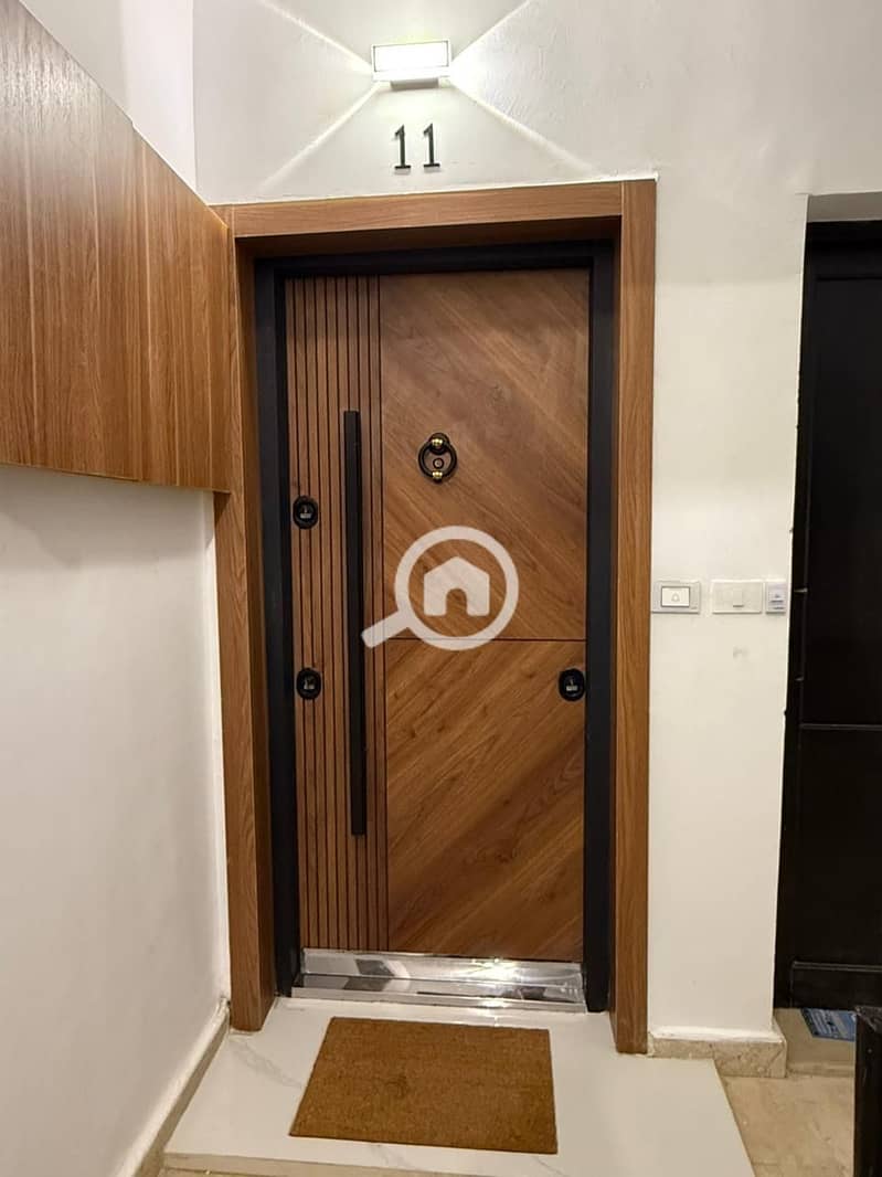 23 94e35a36-ac99-43f8-bcb7-906ad1d7f853. jpeg