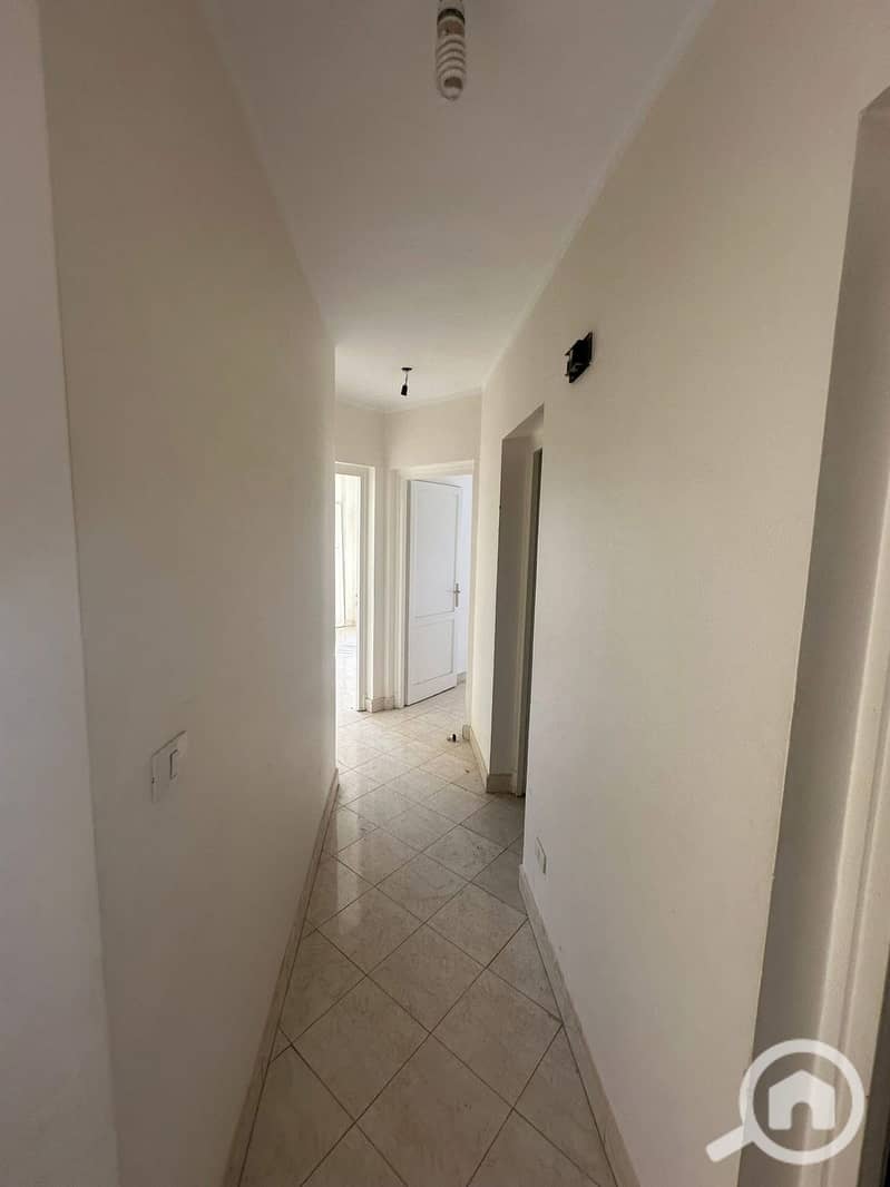 5 2c623e1e-539a-4465-979e-e1bd51ccf204. jpeg