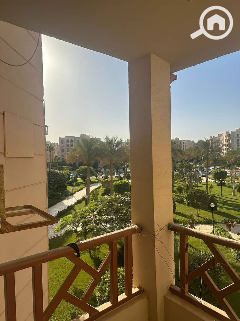 12 37e7e395-f0c8-4312-b27f-049590763c04. jpeg