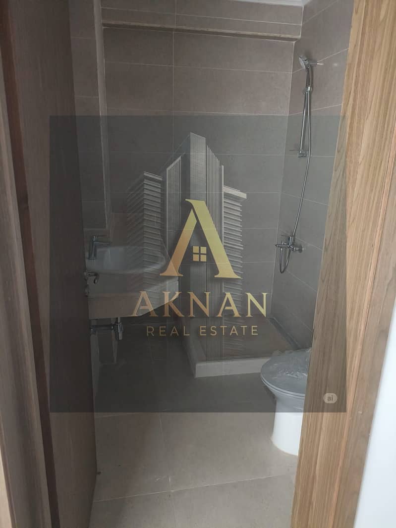 4 WhatsApp Image 2025-10-24 at 18.29. 42 (2). jpeg