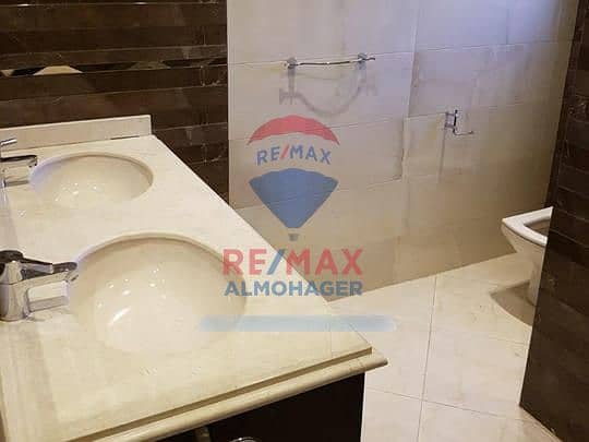 8 d978542b-f3d3-4ab8-983f-afaa97c70fed. png