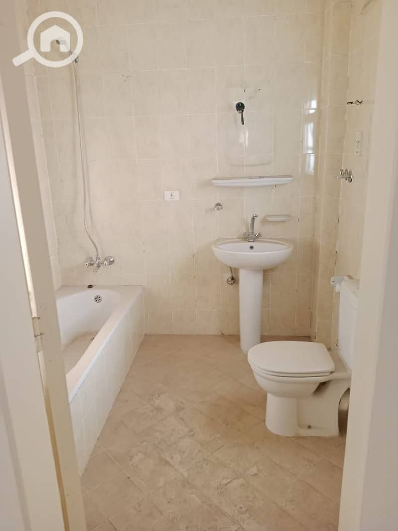 2 37d951f0-3e3d-46de-adf8-2231ee95363f. jpeg