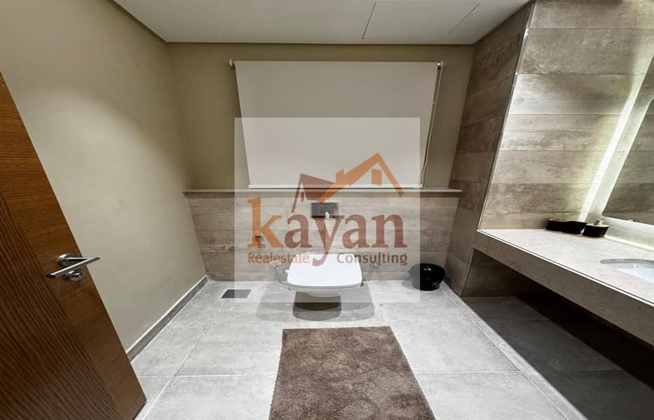 10 3719fc0e-92b8-4a6b-827f-4ca8cab17423. jpg