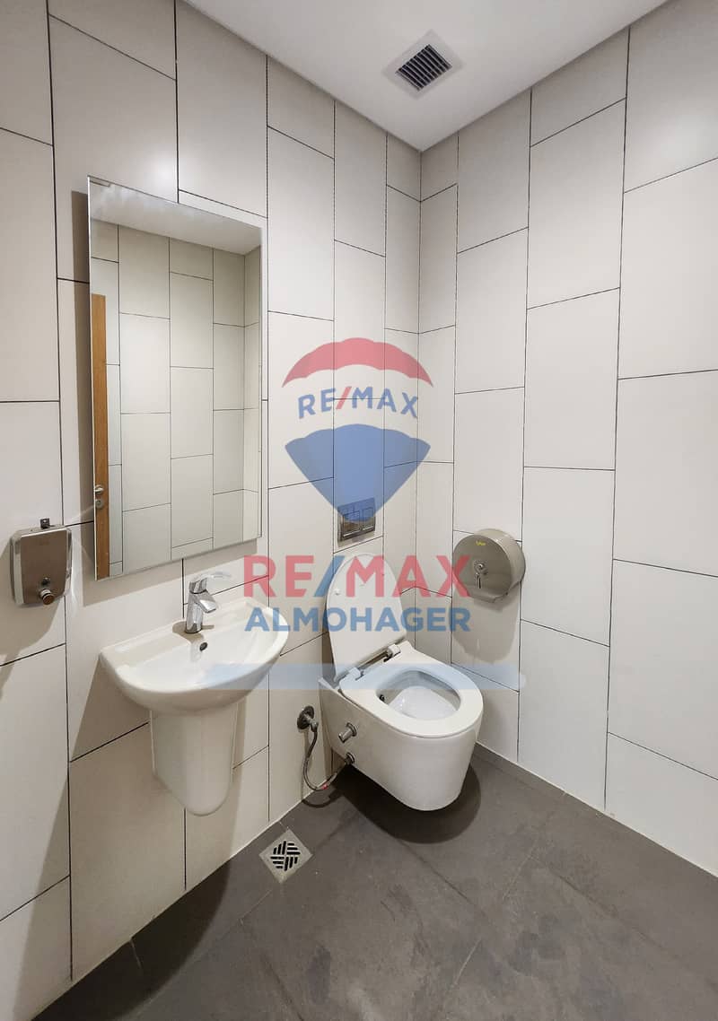 2 WhatsApp Image 2025-10-19 at 4.24. 29 PM (1). jpeg