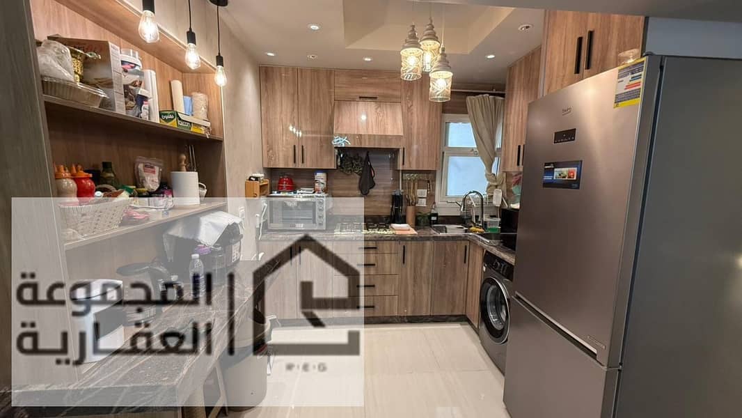 8 d50a30ae-7d4b-4a27-8ec8-bd26316a5016. jpg