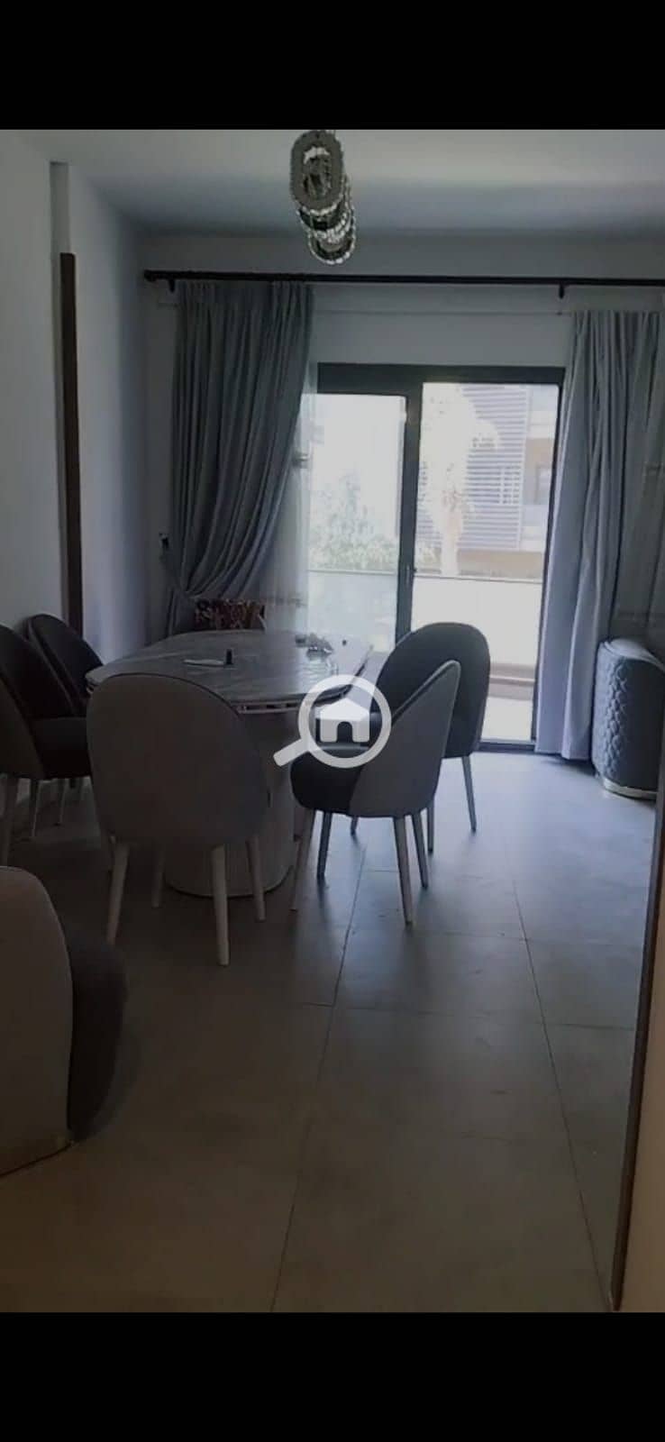 2 0d9093cf-9e50-4637-a69b-aedfd384b3fe. jpeg