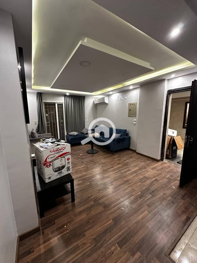 12 63e1adaf-f675-412c-9291-db99e3d8816f. jpg