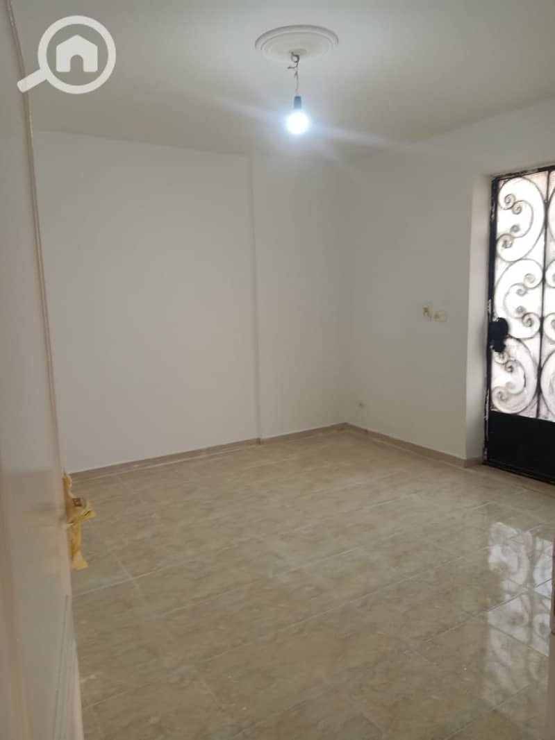 2 d4df11c9-e559-40ef-af5c-cdbd5dfdbf6c. jpg