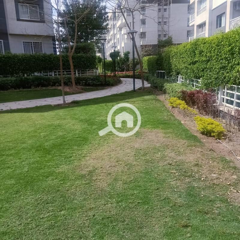 5 8c3939f8-9c52-41c3-84a6-95e07b09efa1. jpeg