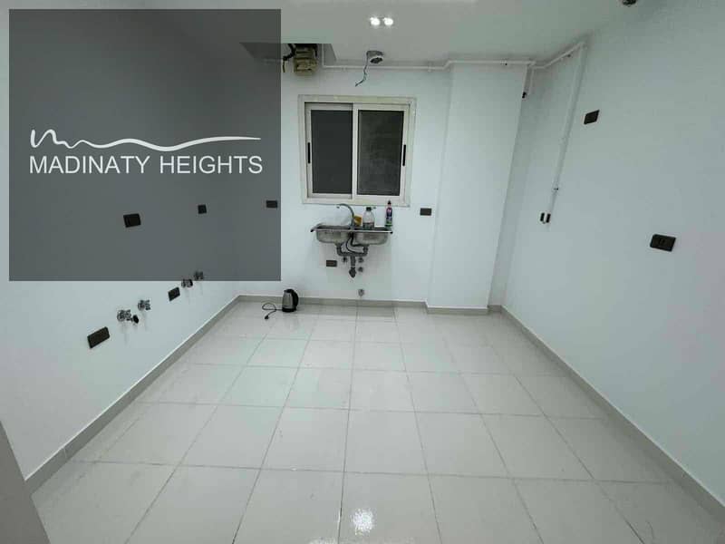 5 efd53ef3-d752-4d61-832e-cc0b90643420. jpg