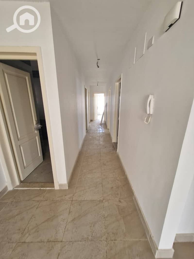 4 6cac430a-9fbb-4d15-b09b-dfd54bc0d38e. jpg