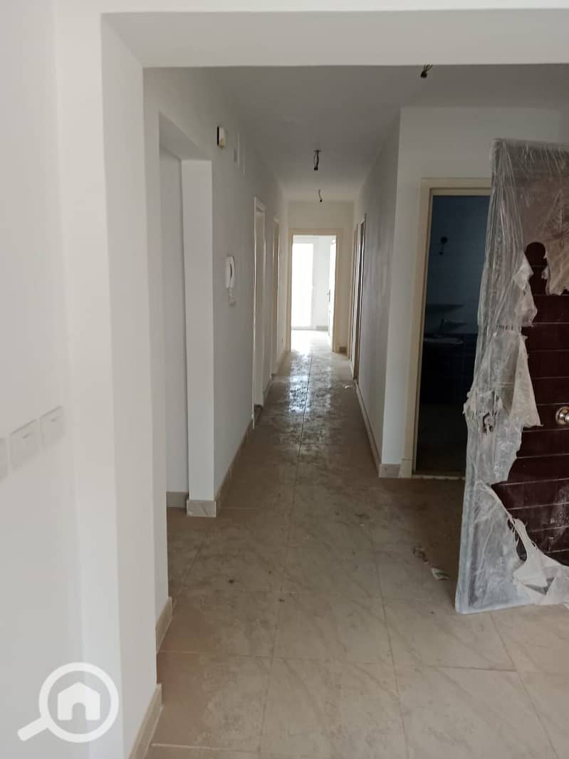 7 692c062e-e726-4d9c-9506-e672688a1b24. jpg