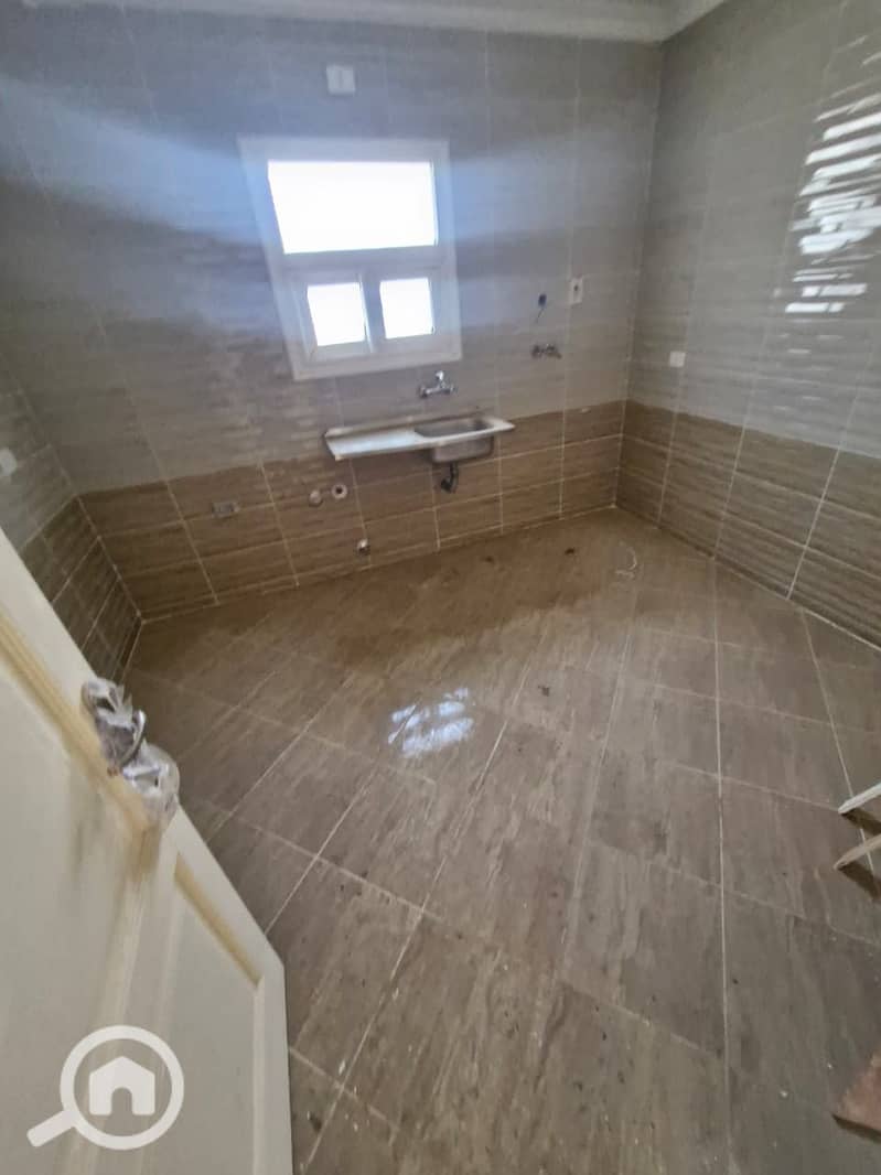 10 812960c7-fc4b-4819-ad0e-246ca08617d4. jpg