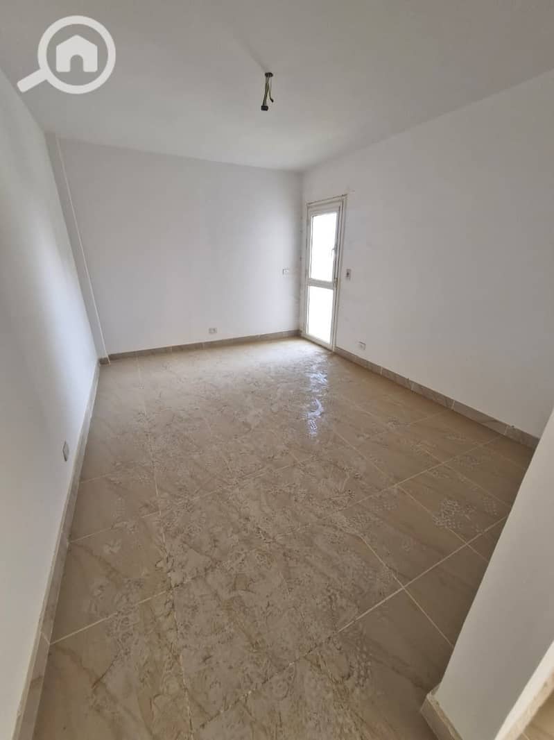 12 ca0a6adf-d96e-4239-ad6c-a47bb5015f2a. jpg