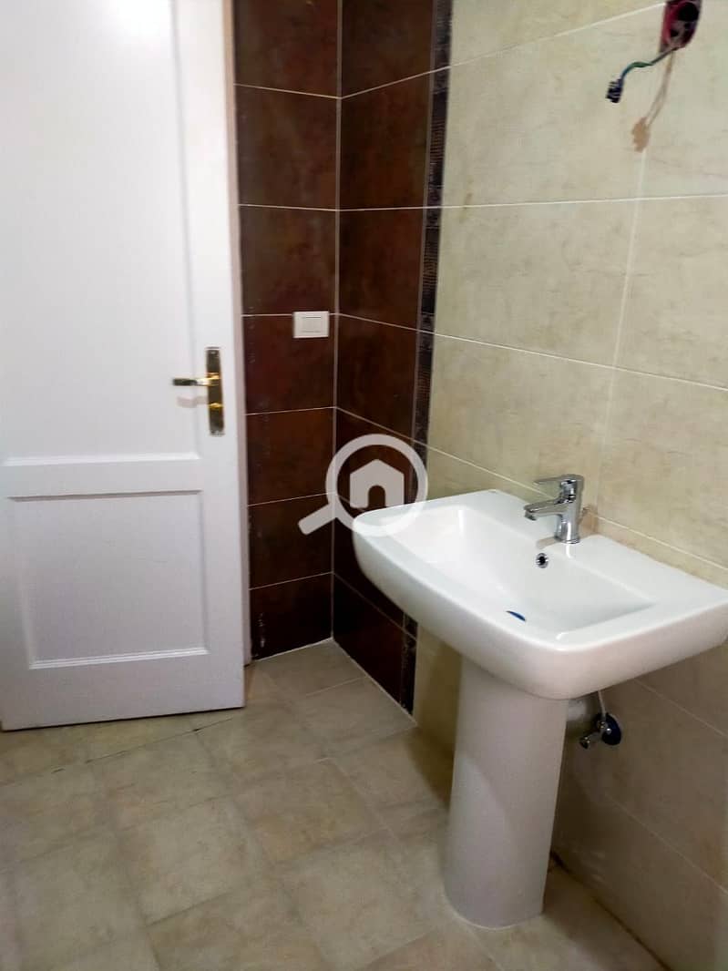 18 f476edd6-5040-4c47-9e0c-5c6aee2b0741. jpg