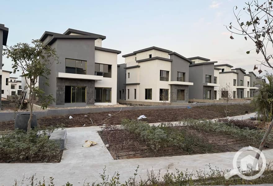 2 d018ed1b-7231-4bfd-b6e6-8b06574be7e8. jpg