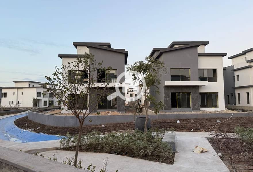 3 140df384-4472-40d7-b716-867d66a60885. jpg