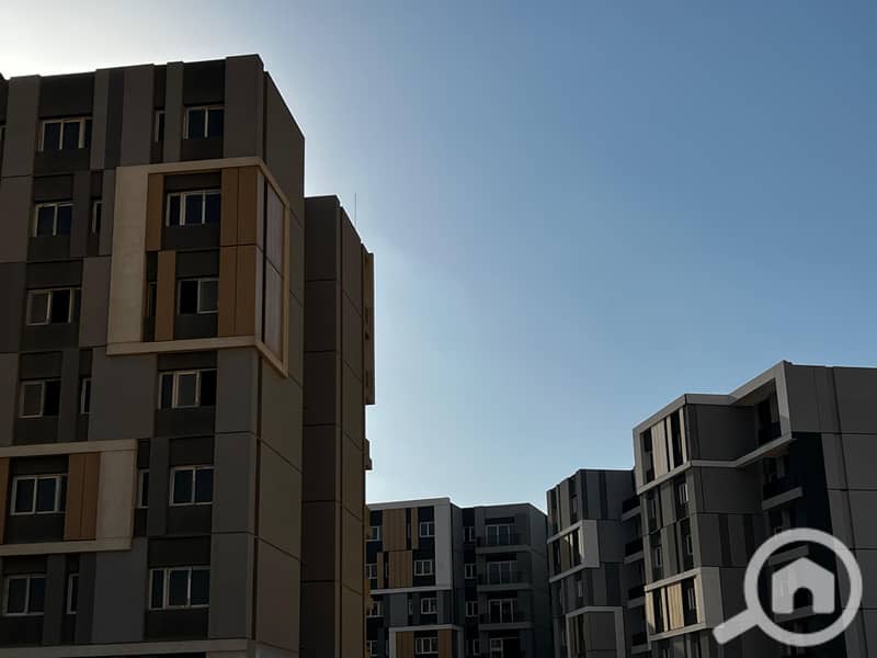 6 b9650ab7-cc83-418c-887e-637f5ef1d2a1. jpg