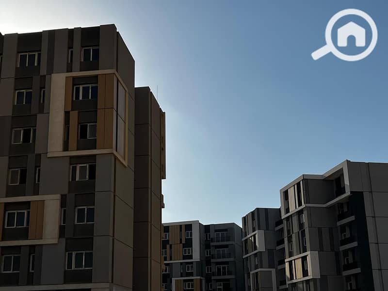 9 6911809f-4b03-44e7-b08a-d367c7e5d0d1. jpg