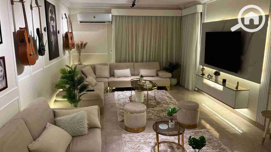 1000572034. jpg 1000572034. jpg